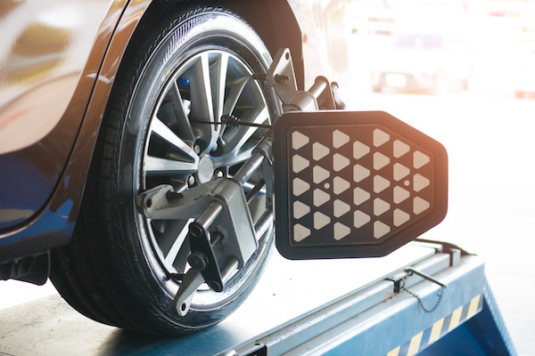 5 Signs That Indicate You Need a Wheel Alignment